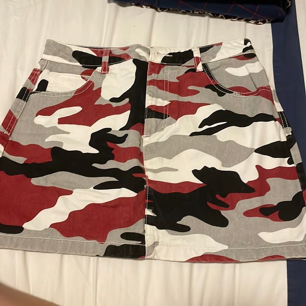 Red gray black and white camo miniskirt
